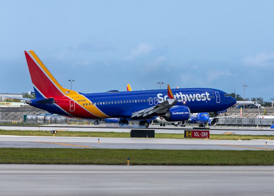 Fort Lauderdale-Hollywood International Airport (FLL)